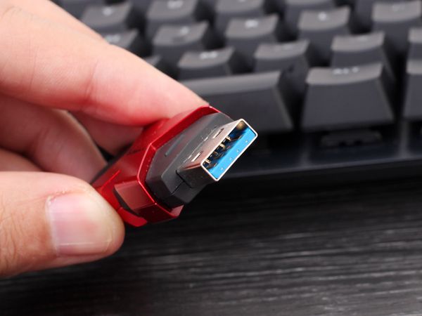 制作uefi版u盤啟動盤時(shí)電腦無法識別u盤的解決辦法