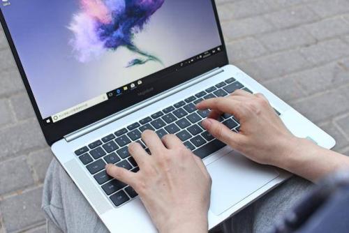 榮耀 MagicBook小白重裝win8系統方法